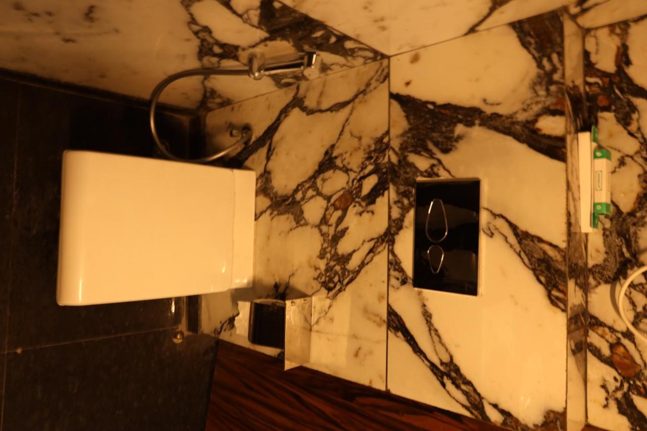 Vaabi Saabi Hotel Гургаон Экстерьер фото