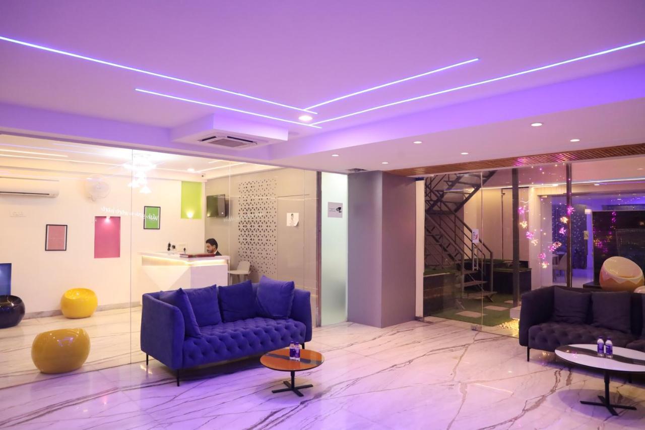 Vaabi Saabi Hotel Гургаон Экстерьер фото